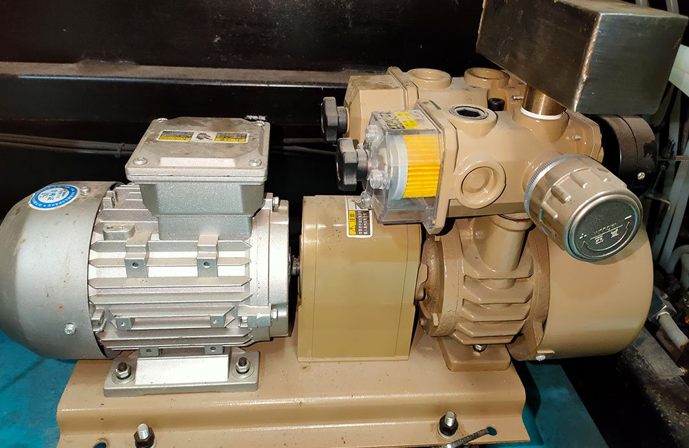 Vacuum pumps